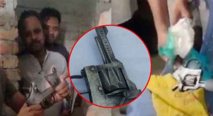 আশুলিয়ায় মাদরাসা থেকে ‘মেইড ইন পাকিস্তান’ লেখা রিভলবার উদ্ধার